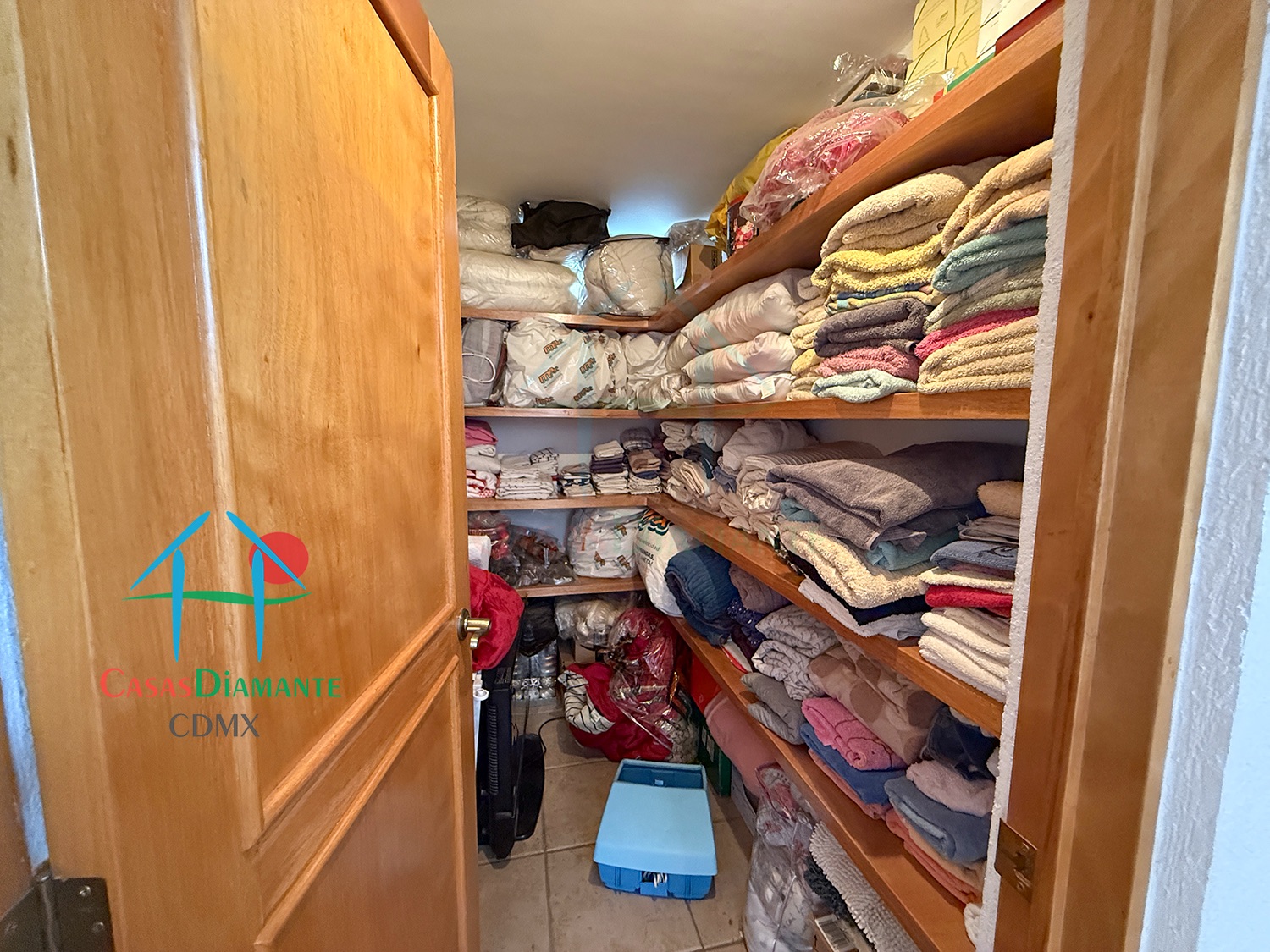 Jardines del Pedregal Casa Alan ACJ - Cuarto de blancos 1 Jardines del Pedregal Casa Alan ACJ - Cuarto de blancos 1